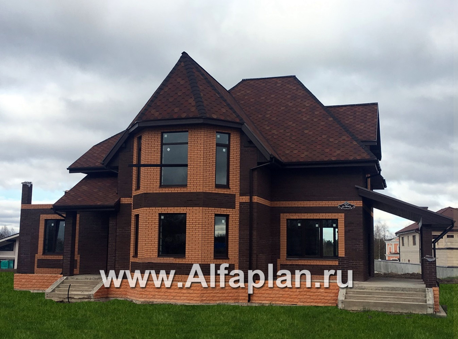 «Клио» -  проект дома с мансардой, с эркером и с террасой, с гостевой квартирой - дизайн дома №2